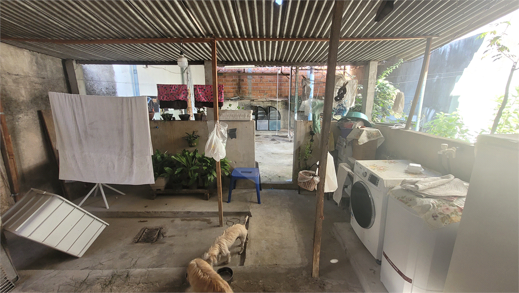 Casa térrea ou terreno para venda. 240m2, Local plano. Ideal para galpão. Jardim Guimarães