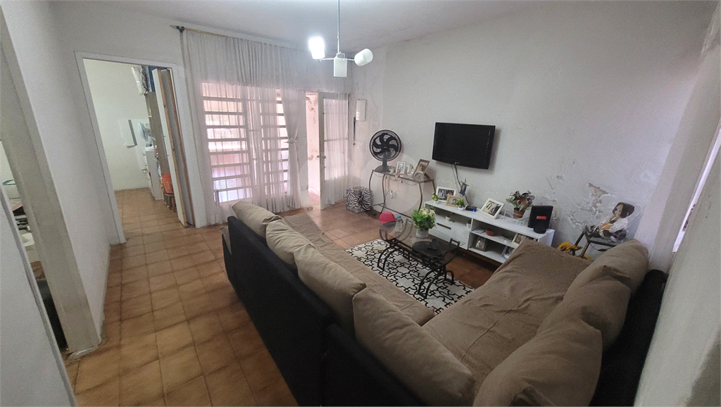 Casa térrea ou terreno para venda. 240m2, Local plano. Ideal para galpão. Jardim Guimarães