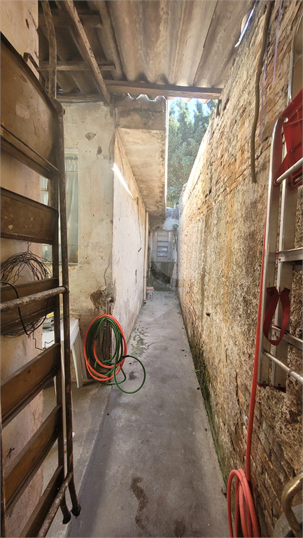 Casa térrea ou terreno para venda. 240m2, Local plano. Ideal para galpão. Jardim Guimarães