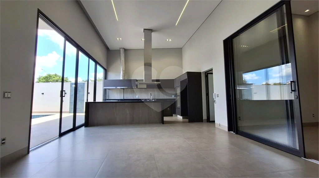 Casa de Condomínio à venda com 4 quartos, 282m² - Foto 2