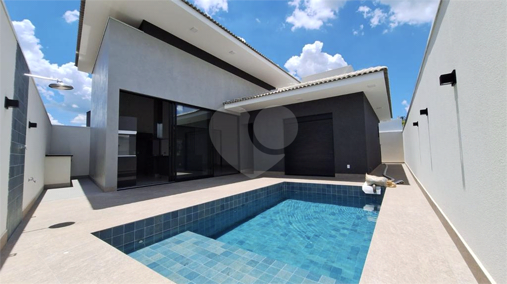 Casa de Condomínio à venda com 4 quartos, 282m² - Foto 1