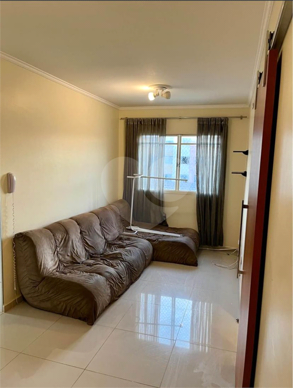 Apartamento à venda com 3 quartos, 75m² - Foto 2