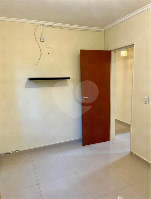 Apartamento à venda com 3 quartos, 75m² - Foto 14