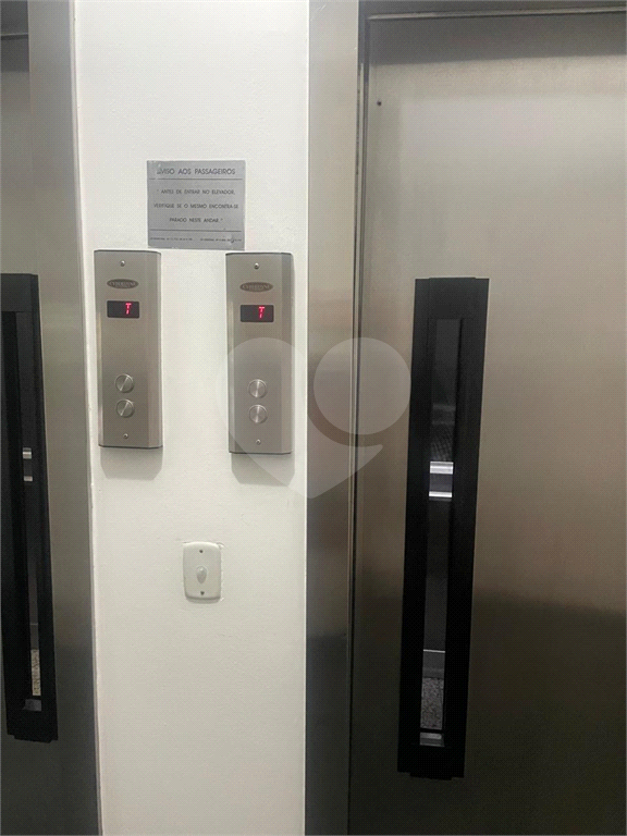 Apartamento em Perdizes, 02 dormitórios com armários, 02 banheiros, 01 vaga de garagem