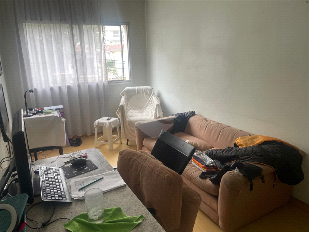 Apartamento em Perdizes, 02 dormitórios com armários, 02 banheiros, 01 vaga de garagem