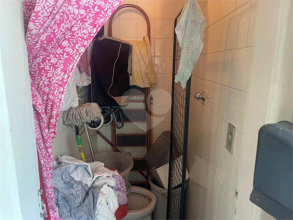 Apartamento em Perdizes, 02 dormitórios com armários, 02 banheiros, 01 vaga de garagem