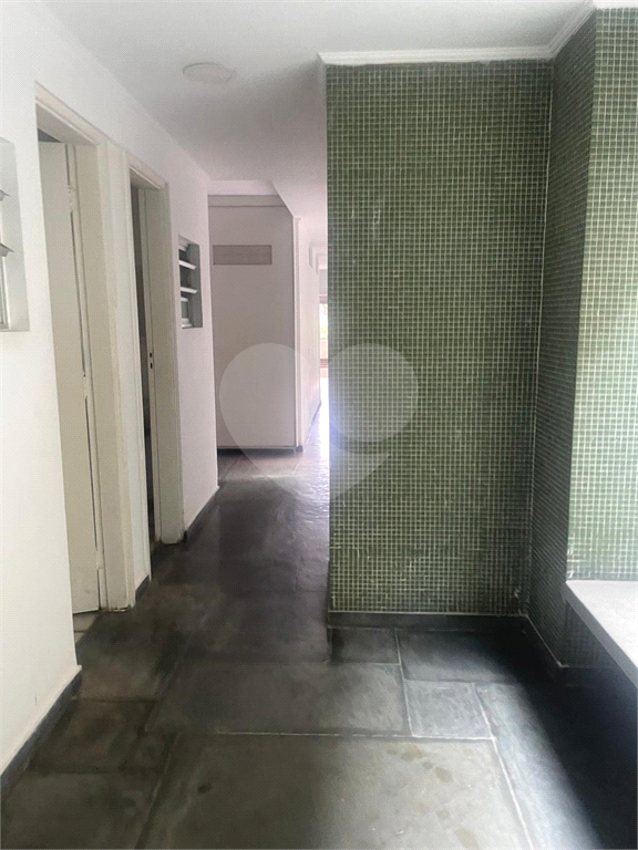 Apartamento em Perdizes, 02 dormitórios com armários, 02 banheiros, 01 vaga de garagem