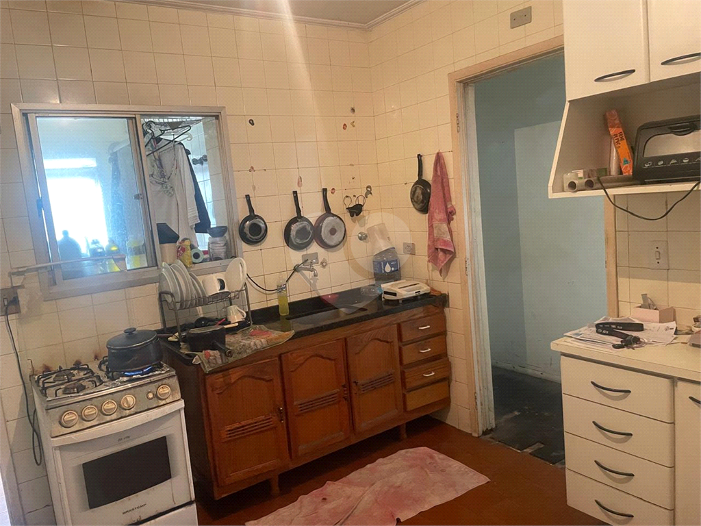 Apartamento em Perdizes, 02 dormitórios com armários, 02 banheiros, 01 vaga de garagem