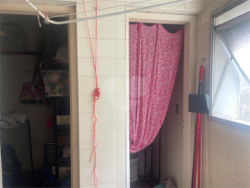Apartamento em Perdizes, 02 dormitórios com armários, 02 banheiros, 01 vaga de garagem