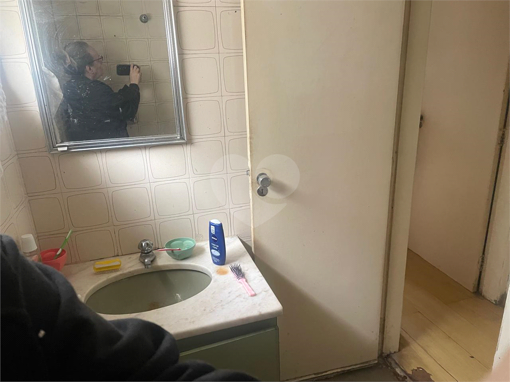 Apartamento em Perdizes, 02 dormitórios com armários, 02 banheiros, 01 vaga de garagem