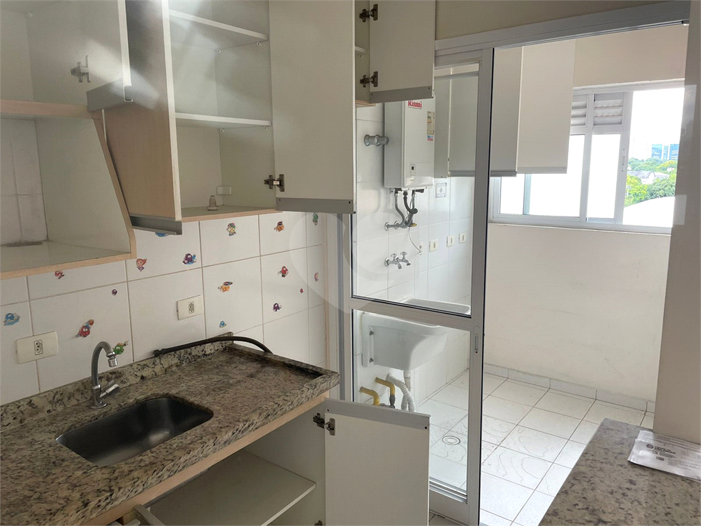 APARTAMENTO em PARQUE NOVO MUNDO