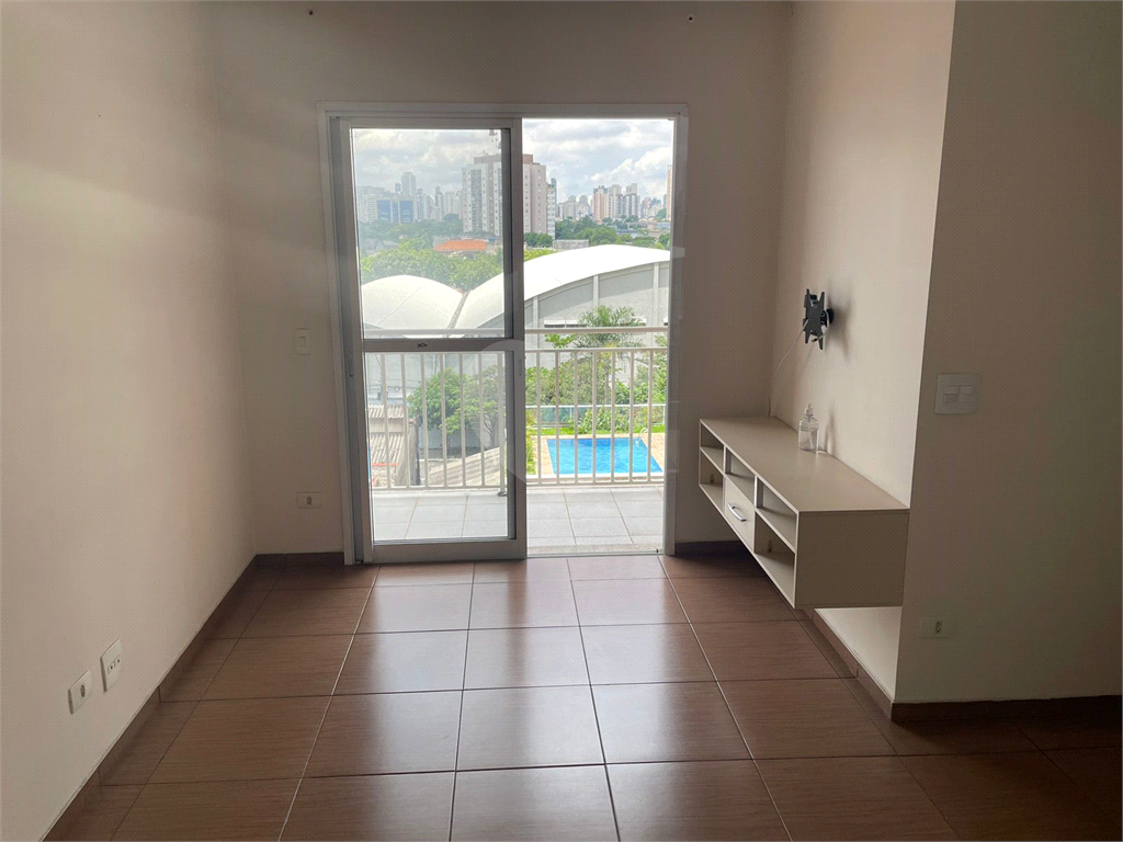 APARTAMENTO em PARQUE NOVO MUNDO