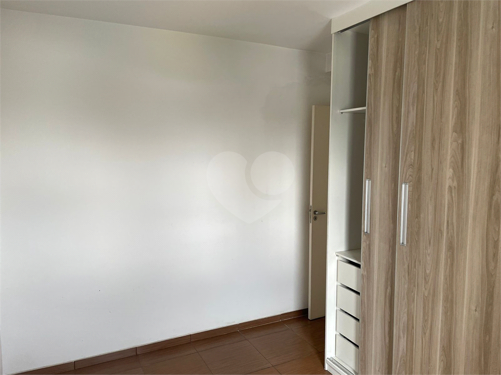 APARTAMENTO em PARQUE NOVO MUNDO