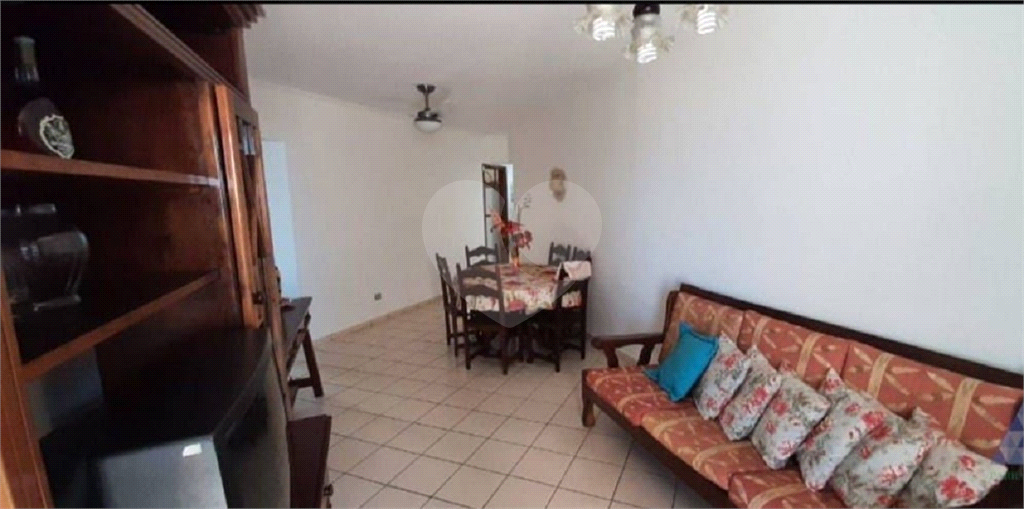 APARTAMENTO em CAIÇARA