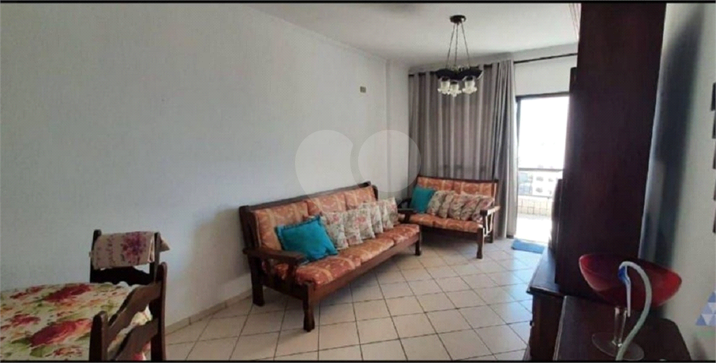 APARTAMENTO em CAIÇARA