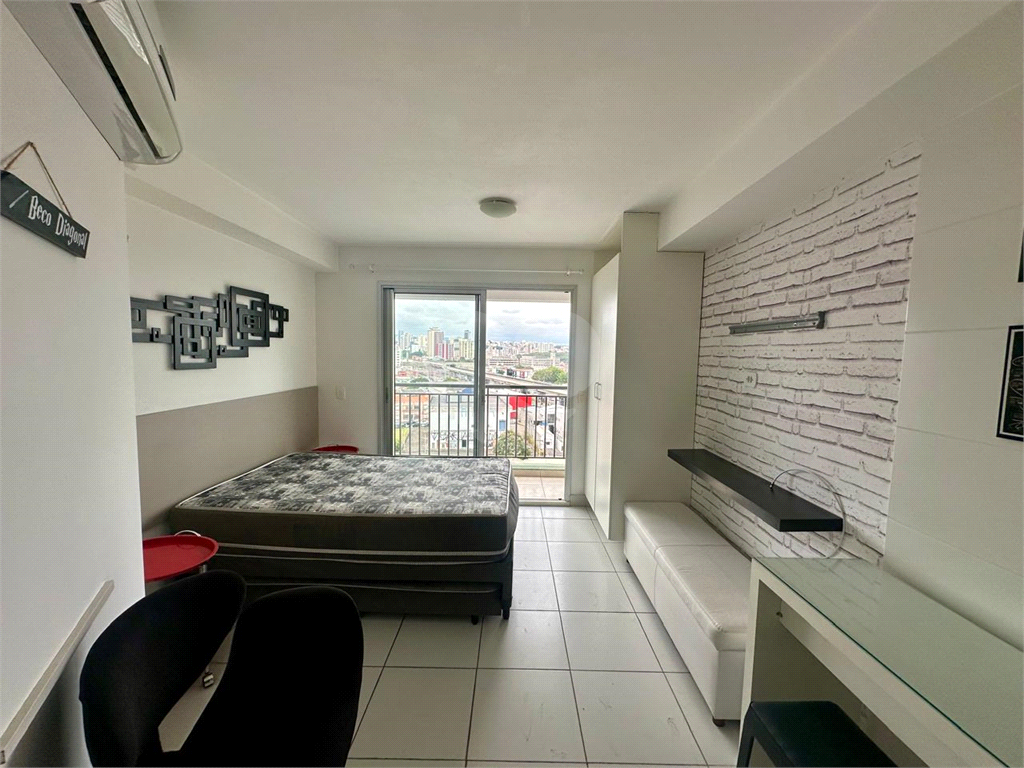 STUDIO MOBILIADO, PORTEIRA FECHADA EM SANTANA