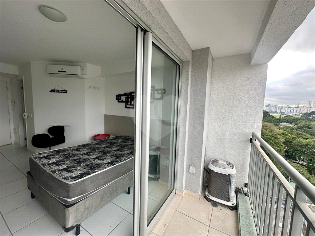 STUDIO MOBILIADO, PORTEIRA FECHADA EM SANTANA