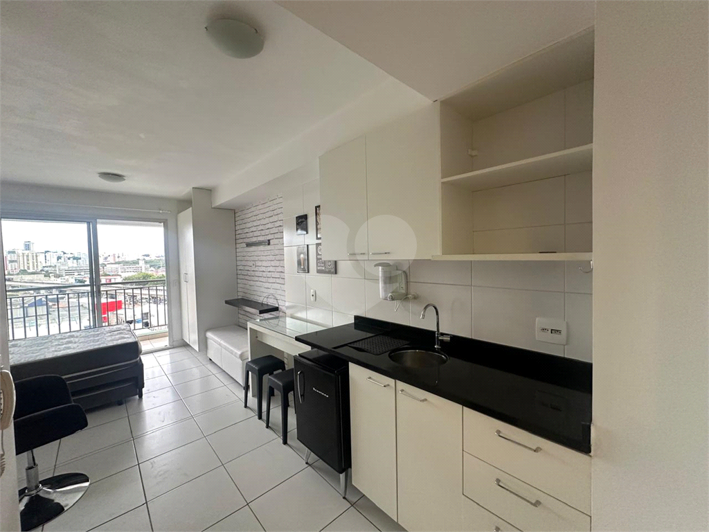 STUDIO MOBILIADO, PORTEIRA FECHADA EM SANTANA