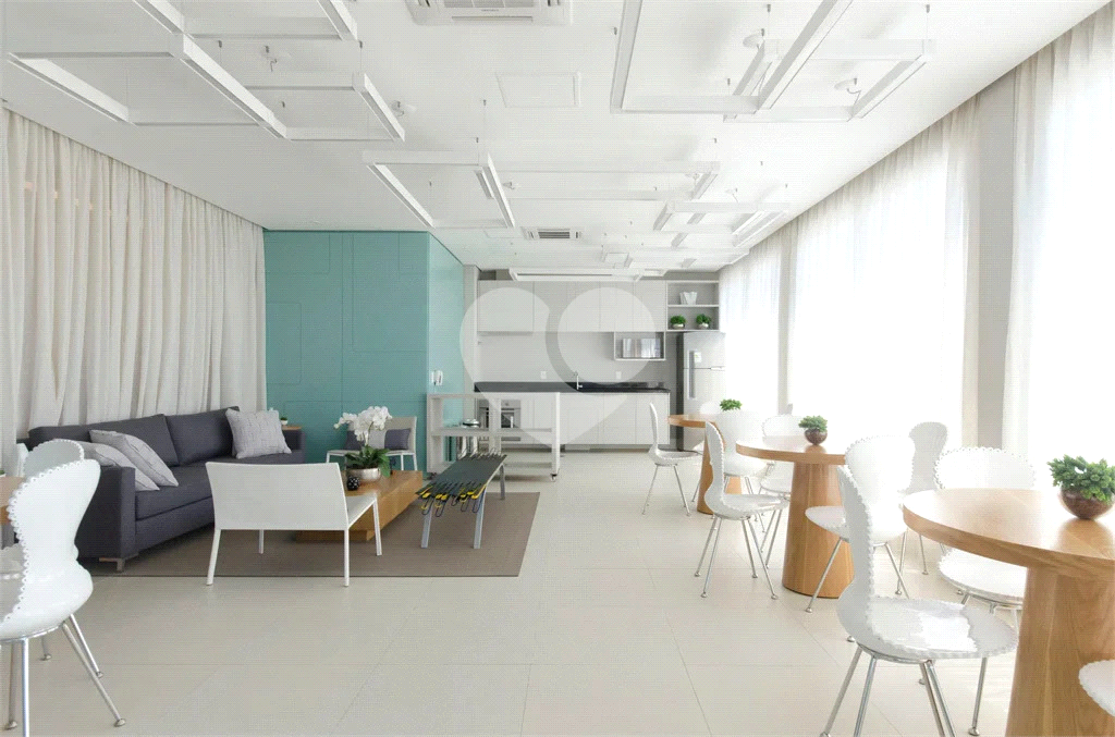 STUDIO MOBILIADO, PORTEIRA FECHADA EM SANTANA