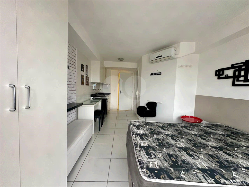 STUDIO MOBILIADO, PORTEIRA FECHADA EM SANTANA