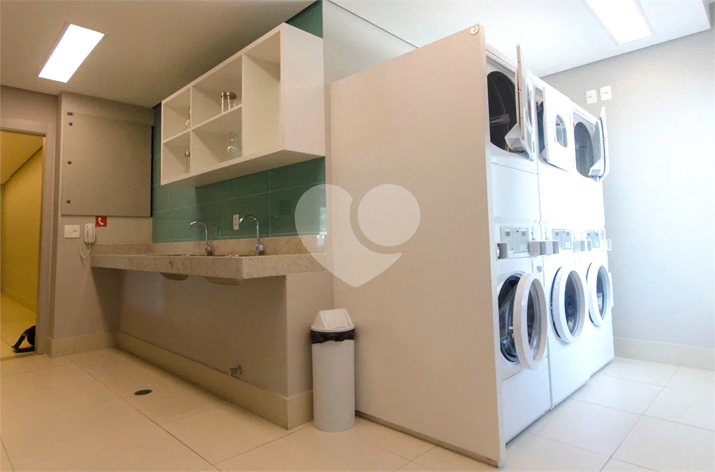 STUDIO MOBILIADO, PORTEIRA FECHADA EM SANTANA