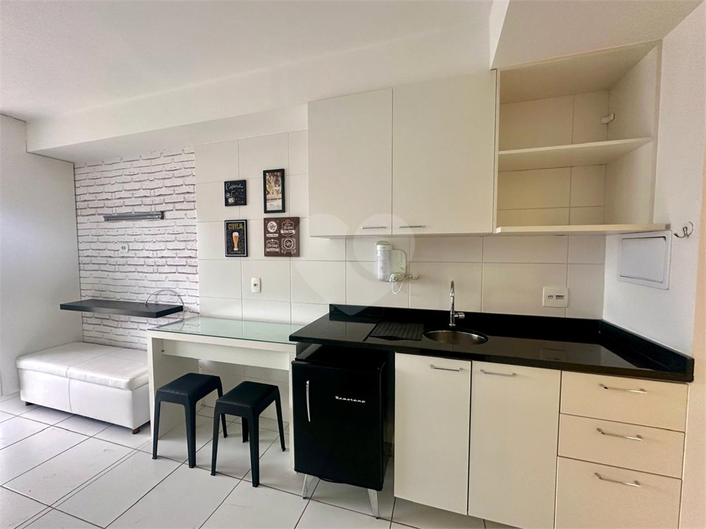 STUDIO MOBILIADO, PORTEIRA FECHADA EM SANTANA