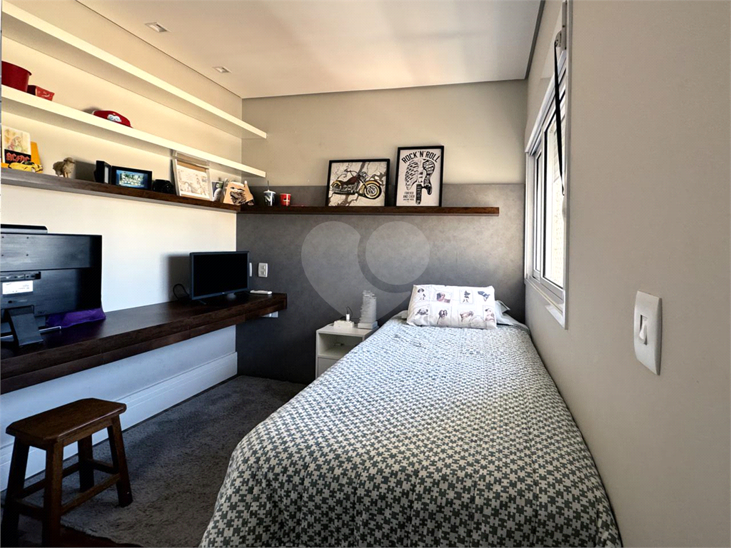 Lindo apartamento na Aclimação com varanda gourmet em andar alto.