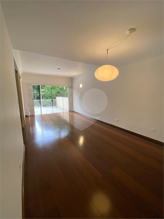 Lindo Sobrado com quatro dormitórios na Vila Madalena