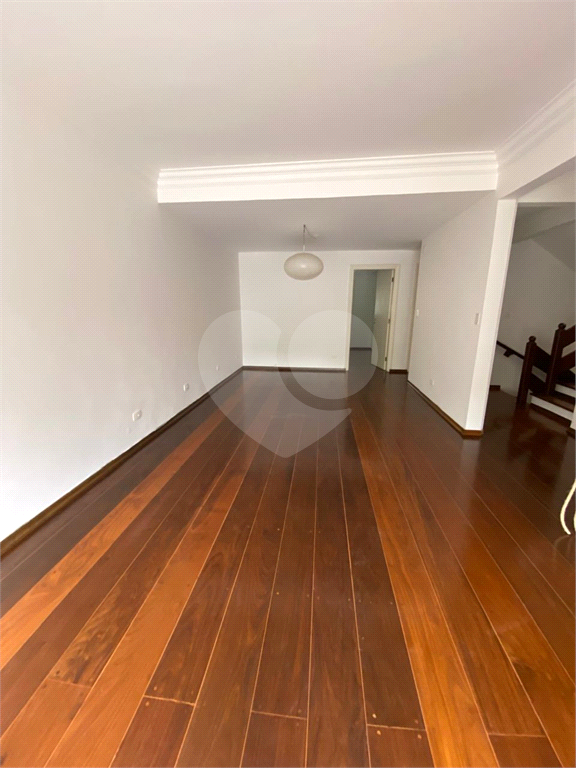 Lindo Sobrado com quatro dormitórios na Vila Madalena