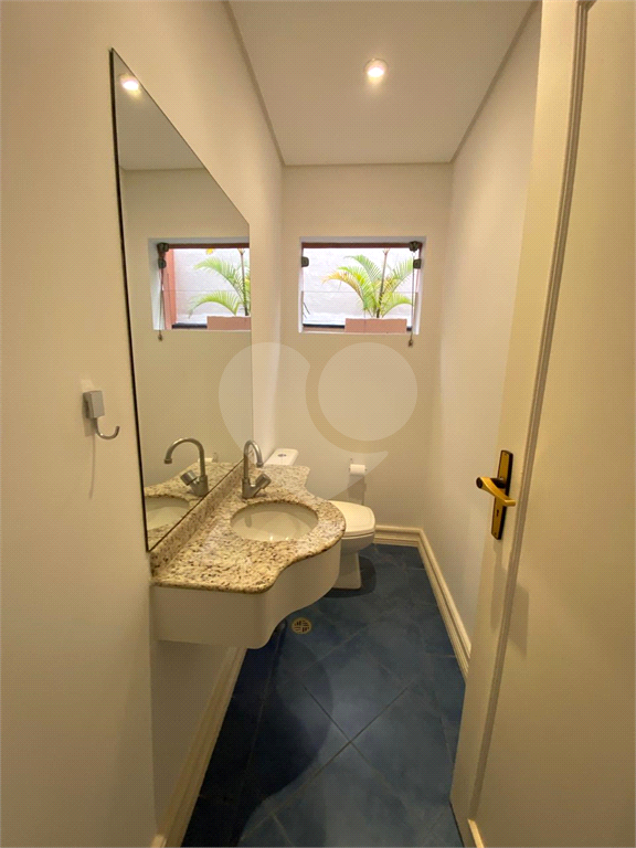 Lindo Sobrado com quatro dormitórios na Vila Madalena