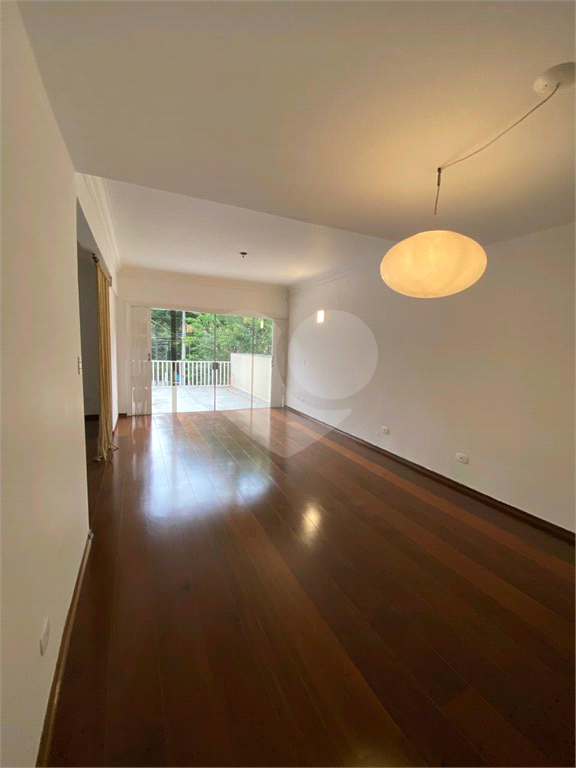 Lindo Sobrado com quatro dormitórios na Vila Madalena