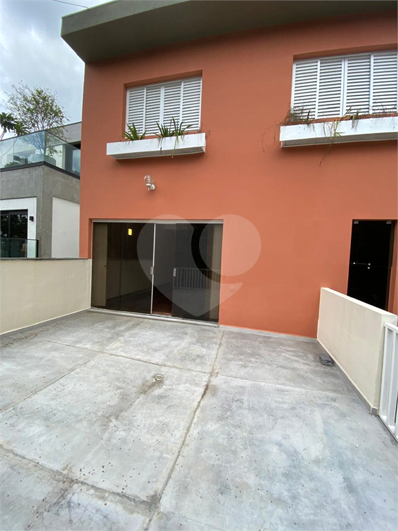 Lindo Sobrado com quatro dormitórios na Vila Madalena