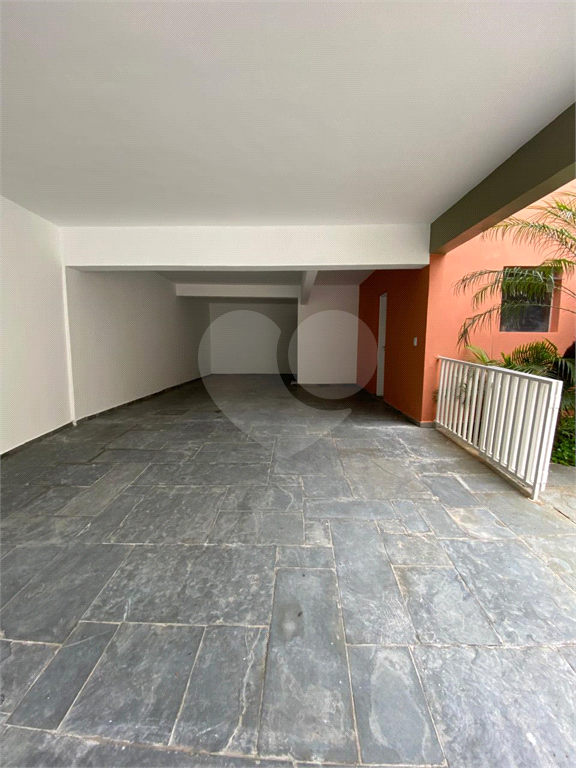 Lindo Sobrado com quatro dormitórios na Vila Madalena