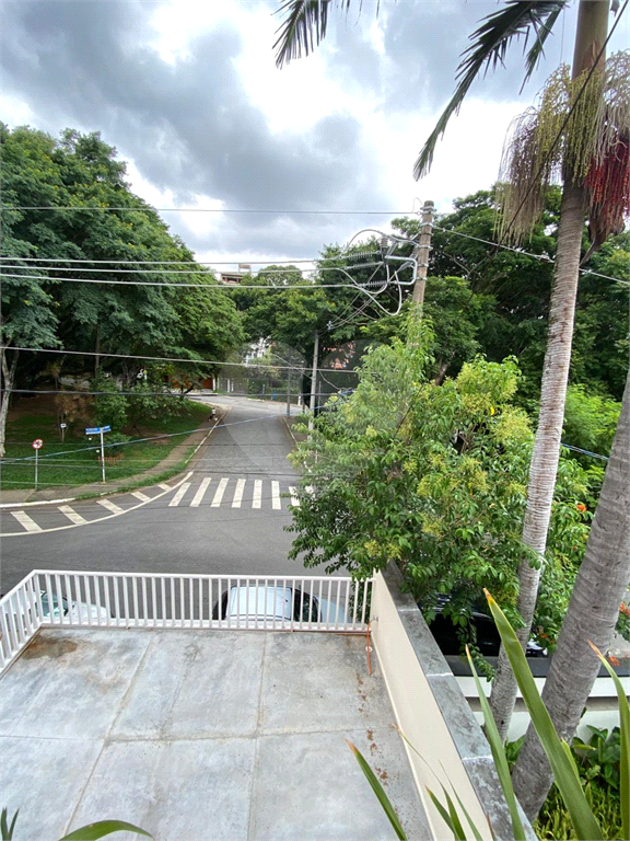 Lindo Sobrado com quatro dormitórios na Vila Madalena