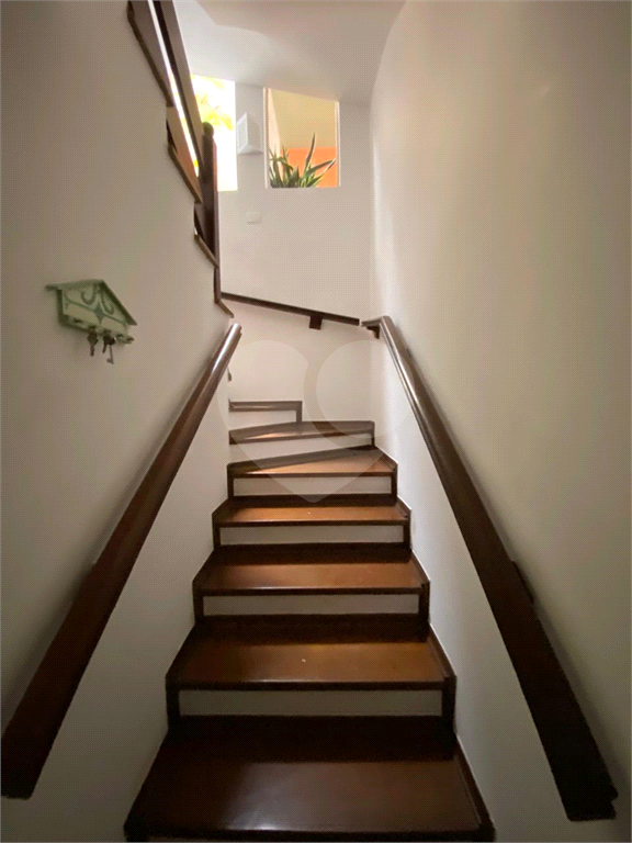 Lindo Sobrado com quatro dormitórios na Vila Madalena