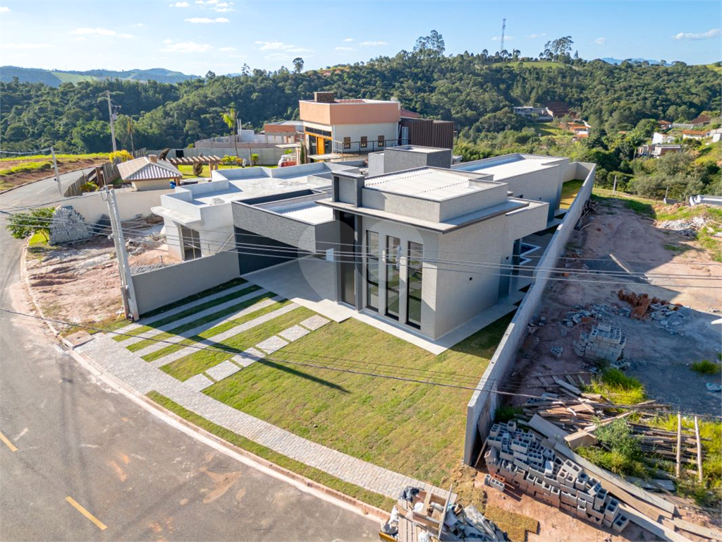 Casa de Condomínio à venda com 3 quartos, 199m² - Foto 1