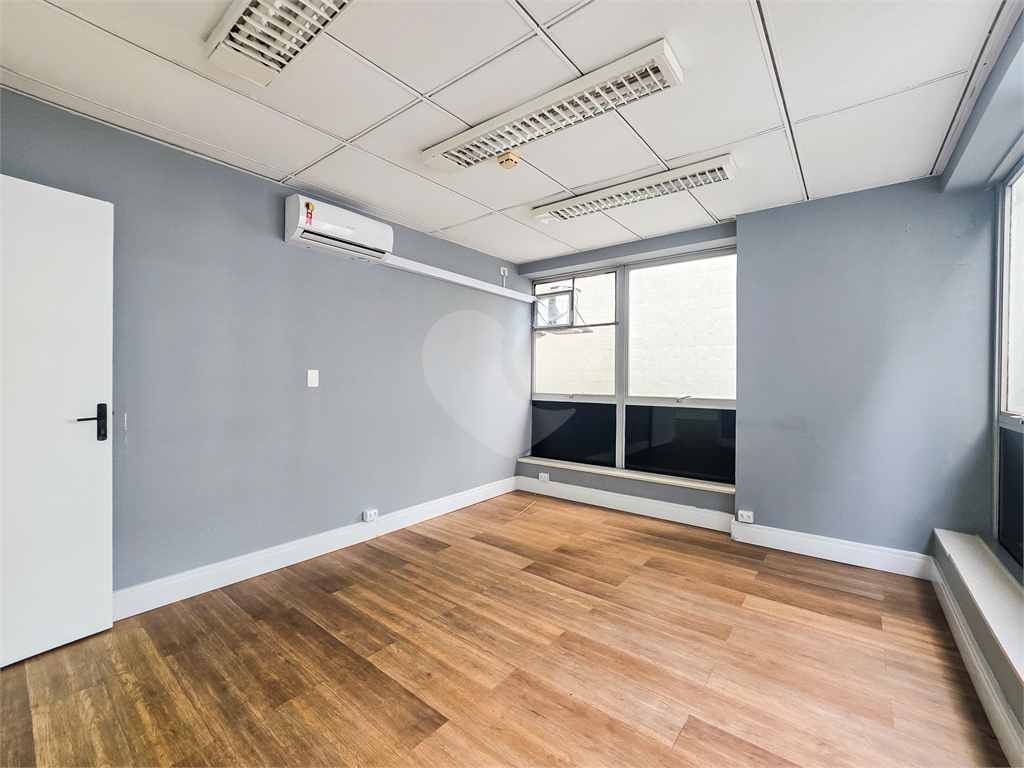 Conjunto / Sala Comercial - Higienópolis - Venda / Compra / Locação / Aluguel - 120 m² - 1 Vaga