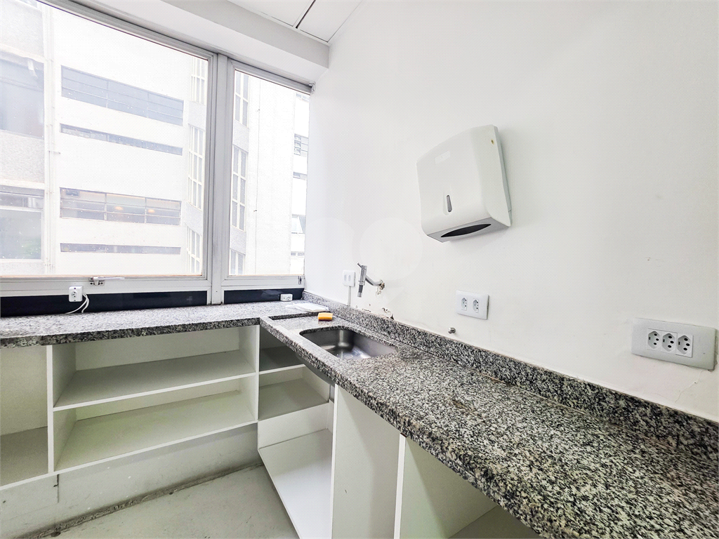 Conjunto / Sala Comercial - Higienópolis - Venda / Compra / Locação / Aluguel - 120 m² - 1 Vaga