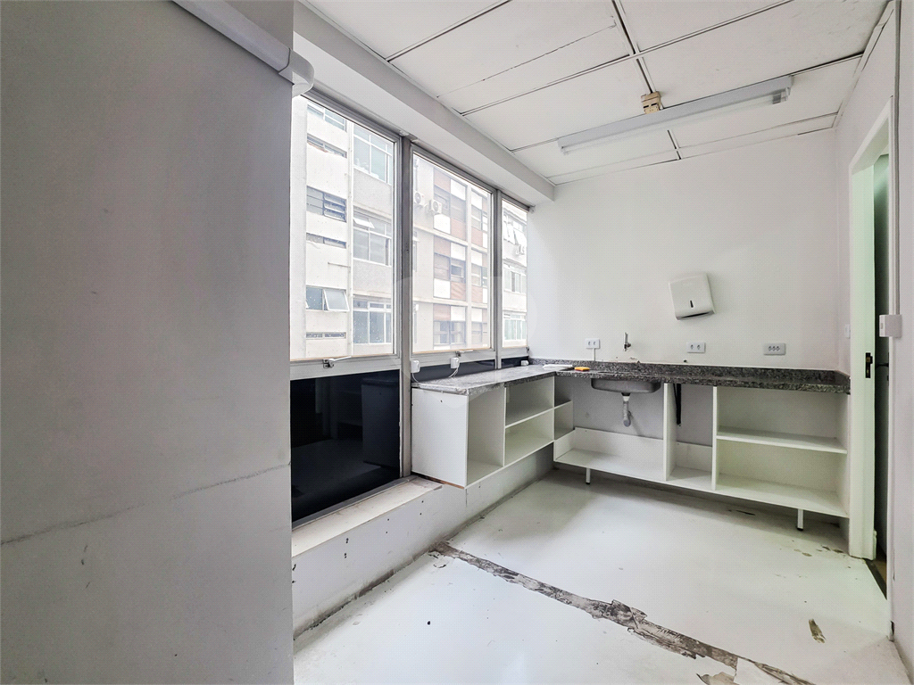 Conjunto / Sala Comercial - Higienópolis - Venda / Compra / Locação / Aluguel - 120 m² - 1 Vaga