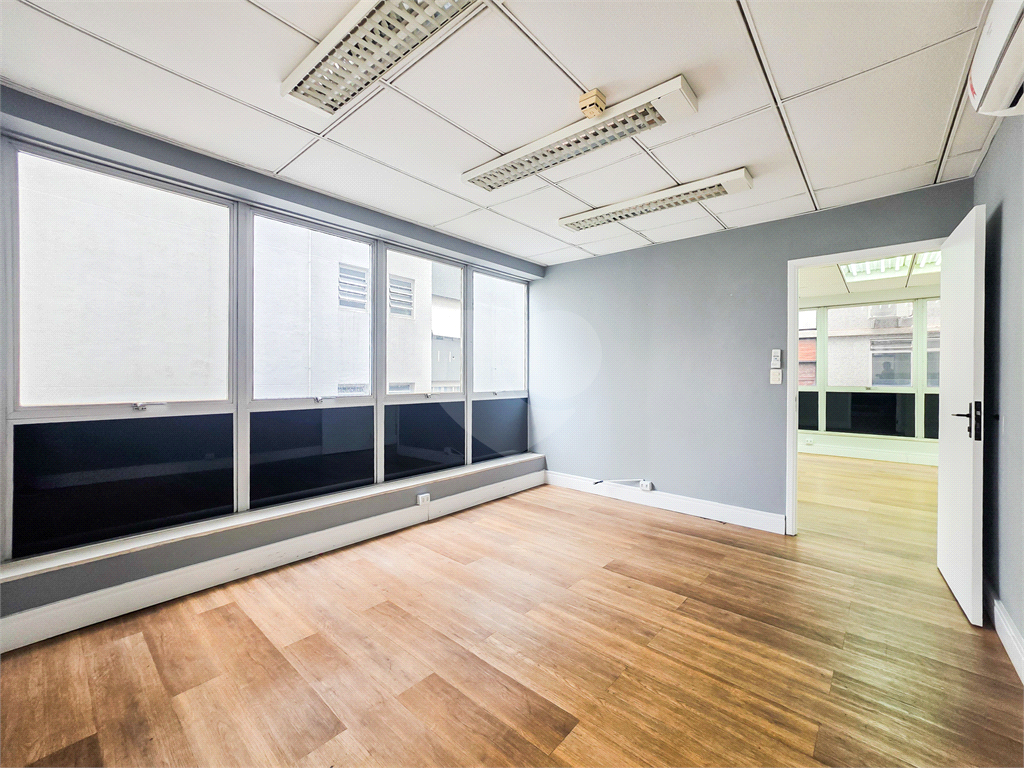 Conjunto / Sala Comercial - Higienópolis - Venda / Compra / Locação / Aluguel - 120 m² - 1 Vaga