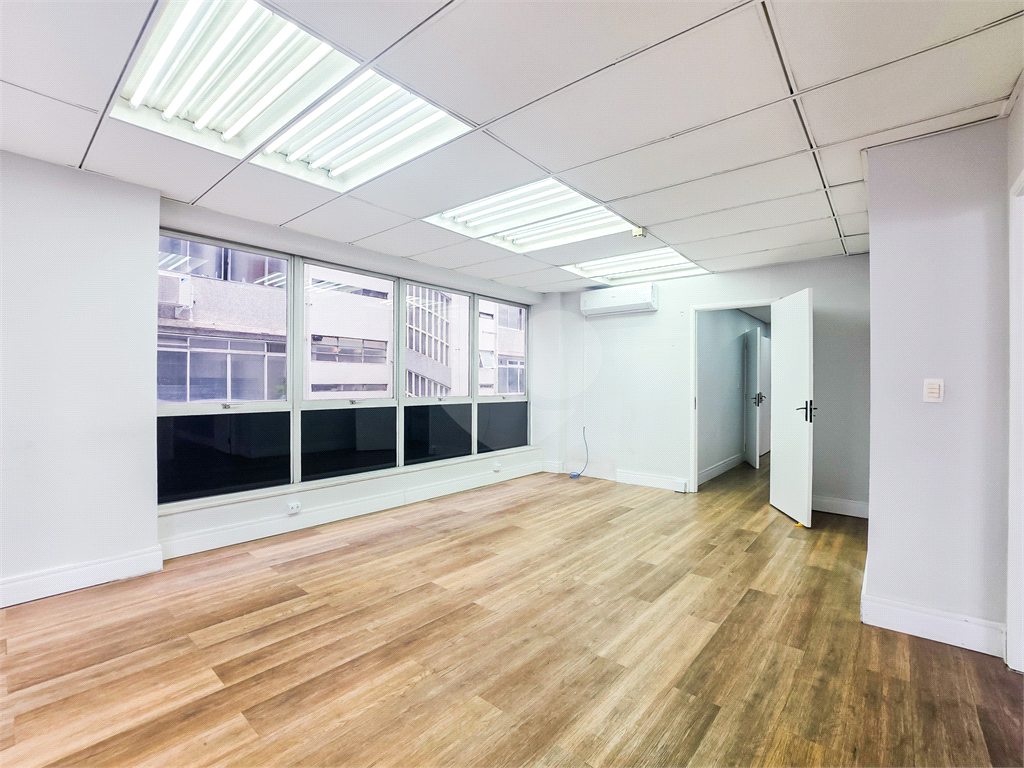 Conjunto / Sala Comercial - Higienópolis - Venda / Compra / Locação / Aluguel - 120 m² - 1 Vaga