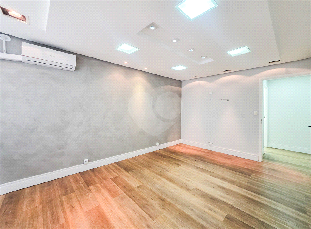 Conjunto / Sala Comercial - Higienópolis - Venda / Compra / Locação / Aluguel - 120 m² - 1 Vaga