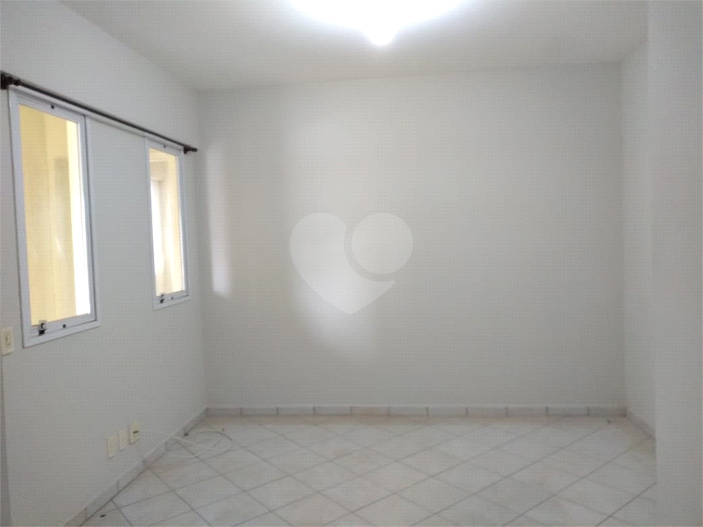 Apartamento à venda com 1 quarto, 32m² - Foto 1