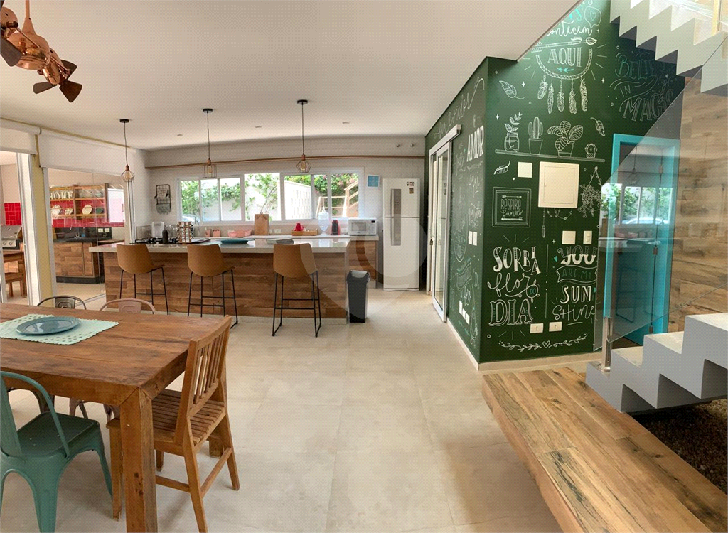 Casa de Condomínio à venda com 3 quartos, 230m² - Foto 4