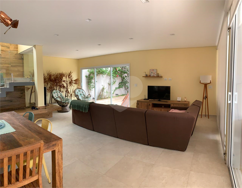 Casa de Condomínio à venda com 3 quartos, 230m² - Foto 9
