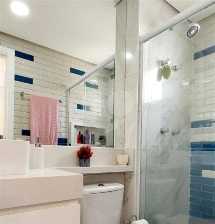 Apartamento com 2 dormitórios, sendo 2 suítes, 3 banheiros e 2 vagas de garagem
