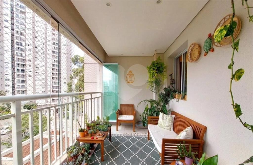 Apartamento com 2 dormitórios, sendo 2 suítes, 3 banheiros e 2 vagas de garagem