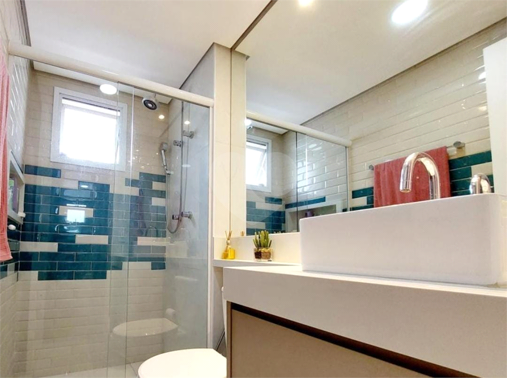 Apartamento com 2 dormitórios, sendo 2 suítes, 3 banheiros e 2 vagas de garagem