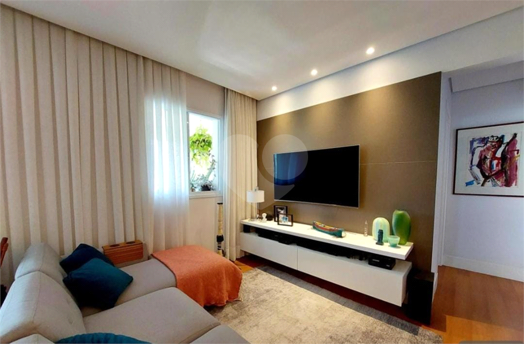 Apartamento com 2 dormitórios, sendo 2 suítes, 3 banheiros e 2 vagas de garagem