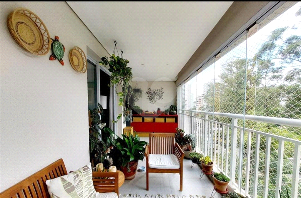 Apartamento com 2 dormitórios, sendo 2 suítes, 3 banheiros e 2 vagas de garagem